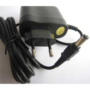 Voeding geschakeld  DC 9V 2A MET 2.1X5.5 STEKKER